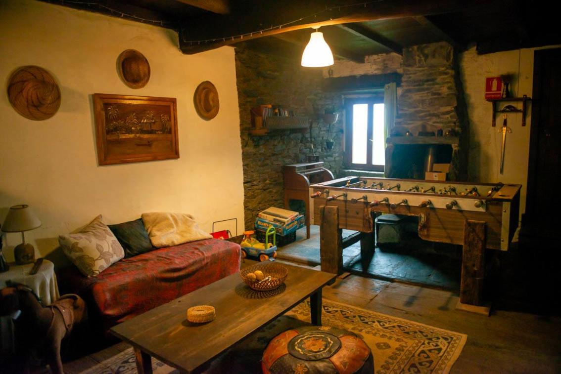 Albergue Escanlar Lugo Esterno foto